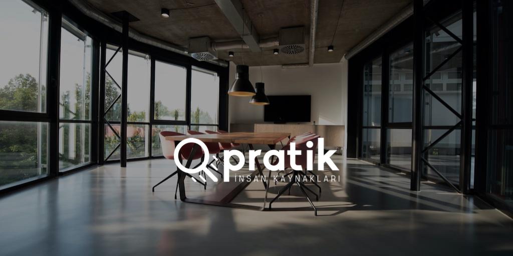 Ofiste büyük toplantı masası