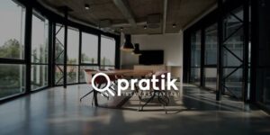 Ofiste büyük toplantı masası